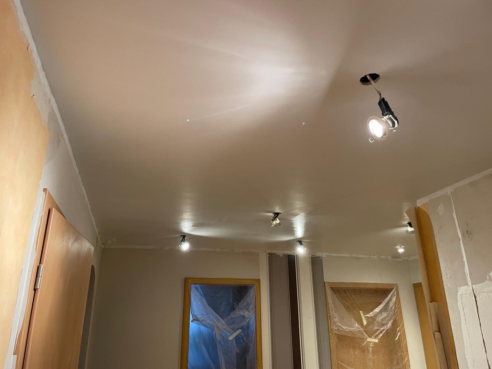 Q4-Spachtelarbeiten und Anstrich