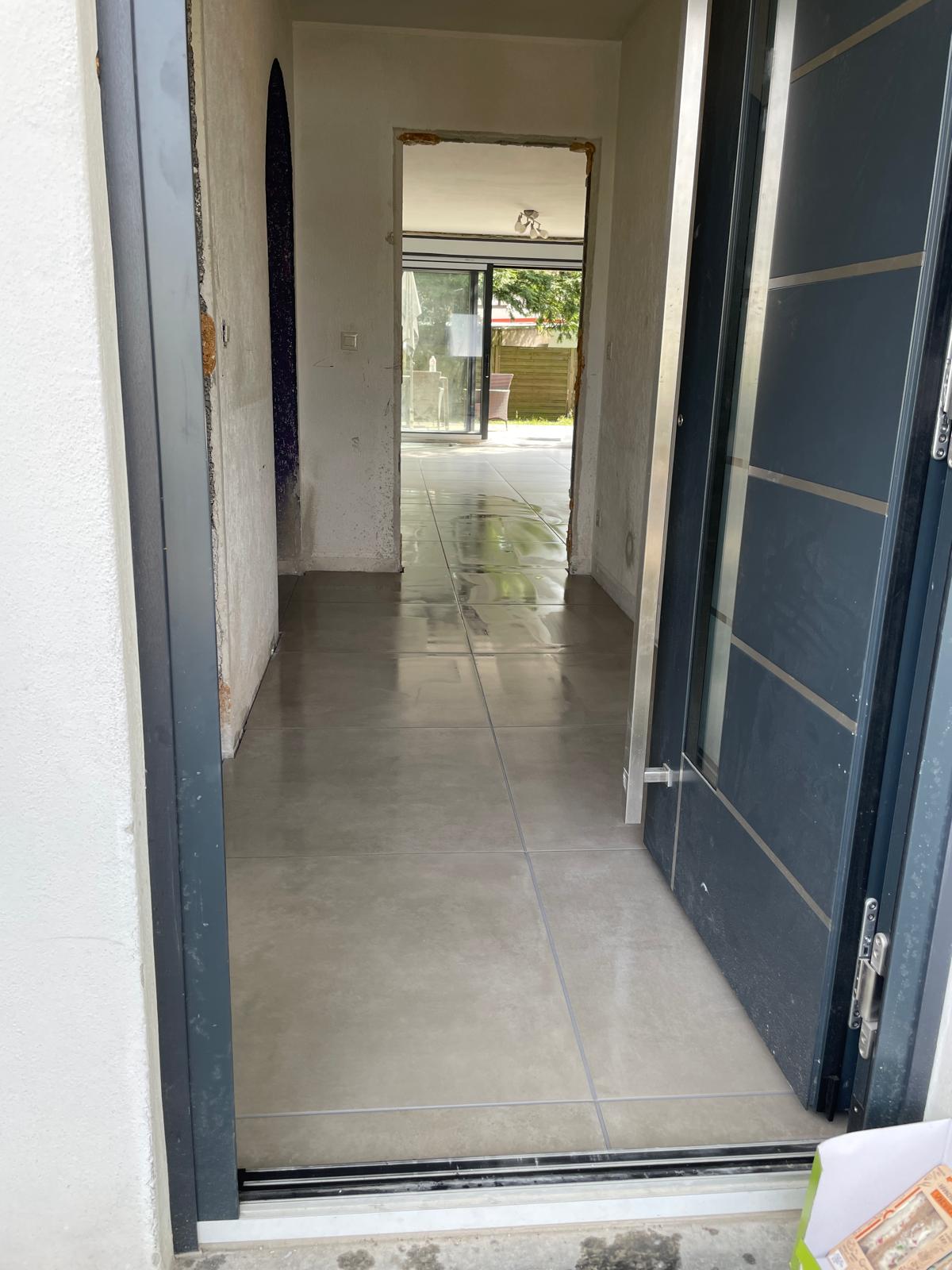 Professionelle Bodenfliesenverlegung – Präzision, Ebenheit & hochwertige Optik